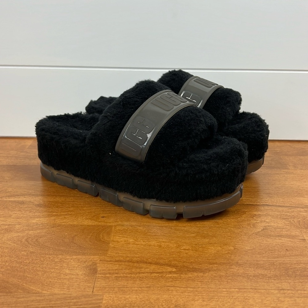 Ugg Plush Clear bottom platforms size 7 comfort slipper